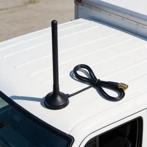 GL-DY016W-2400 magnetic mount antenna application scene 1