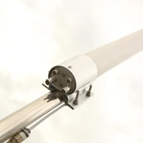 GL-DY2400VH12 MIMO antenna connector and mounting detail view