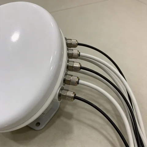 GL-DY2458V668 MIMO antenna connector and mounting detail view