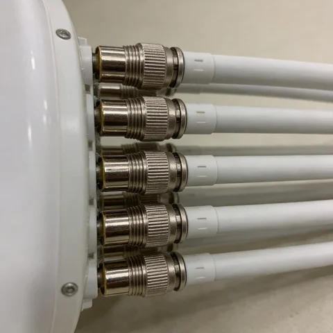 GL-DY2458V6811 MIMO antenna connector and mounting detail view