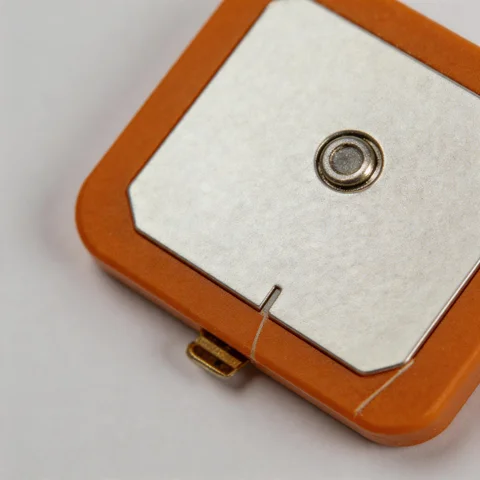 GL-DYS2502 GPS/GNSS antenna connector and mounting detail view