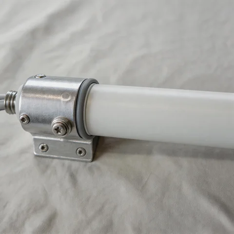 GL2400VH-13 fiberglass omni antenna connector and mounting detail view