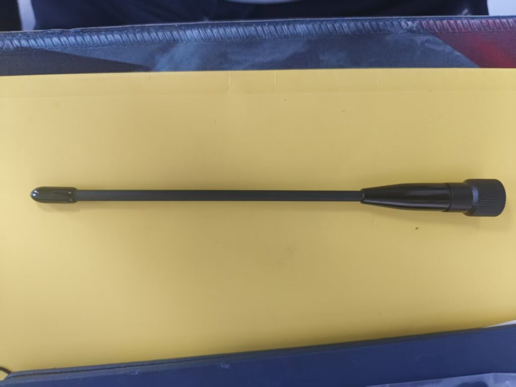 GLSL01 915 MHz and 2.4 GHz Dual-Band Terminal Antenna
