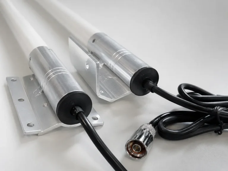 GL868F10 868+/-10MHz Fiberglass Antenna 10dBi SMA Male Pole Mount detail image 3
